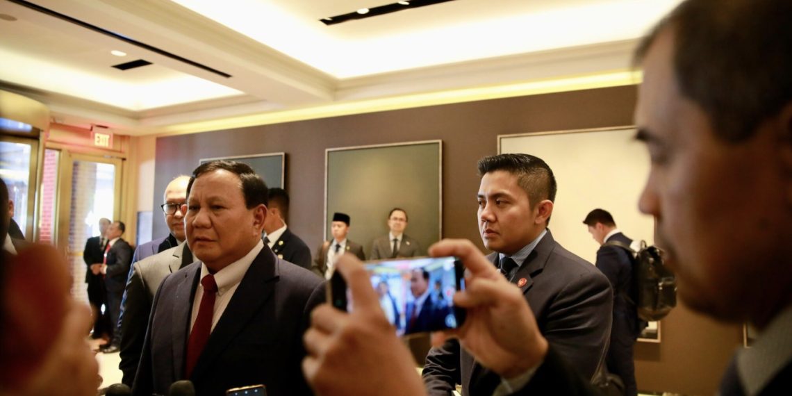 Presiden Prabowo Subianto dalam keterangannya kepada awak media usai pertemuan dengan Menteri Pertahanan Amerika Serikat, Lloyd Austin, Rabu (13/11/2024). (Foto: BPMI Setpres)