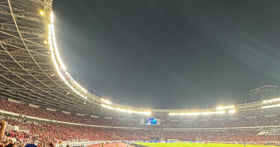 Suasana pertandingan Kualifikasi Piala Dunia 2026 Zona Asia antara Indonesia dan Arab Saudi di Stadion Utama Gelora Bung Karno pada Selasa (19/11).