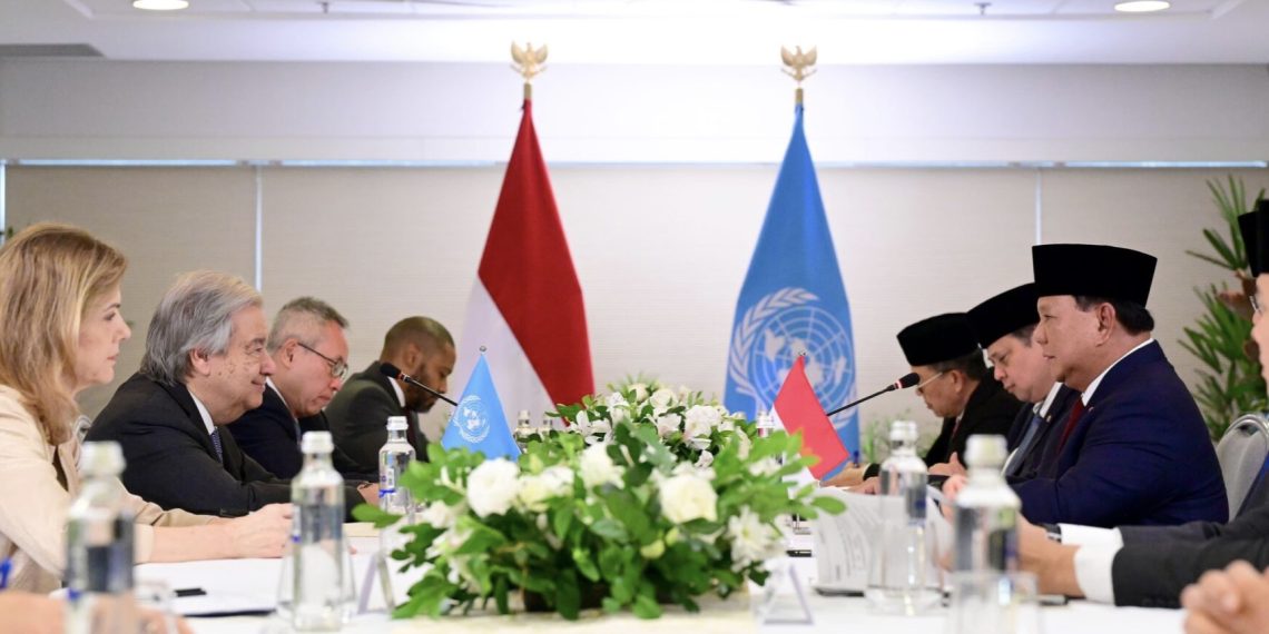 Presiden Prabowo Subianto melakukan pertemuan bilateral dengan Sekretaris Jenderal (Sekjen) Persatuan Bangsa-Bangsa (PBB), António Guterres, pada Minggu, 17 November 2024, di salah satu hotel di Rio de Janeiro, Brasil. (BPMI Setpres