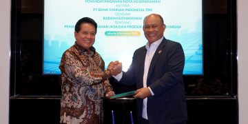 Penandatanganan MoU oleh kedua pihak yang ditandatangani oleh Direktur Utama BSI Hery Gunardi (kiri) dan Kepala Badan Gizi Nasional Dadan Hindayana (kanan) di Jakarta (7/11).