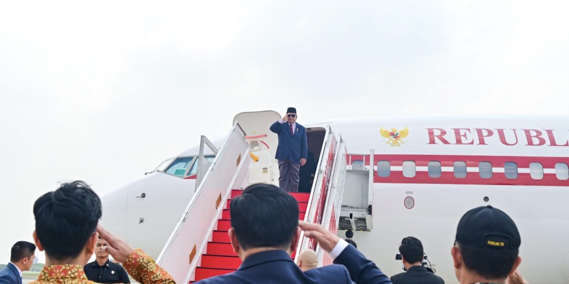 Presiden Prabowo Subianto secara resmi memulai kunjungan kerja luar negeri perdananya, Jumat (08/11/2024), dengan mengunjungi sejumlah negara untuk melakukan pertemuan bilateral dan multilateral.