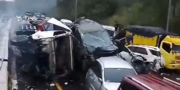 kecelakaan-beruntun-di-tol-cipularang-6_169