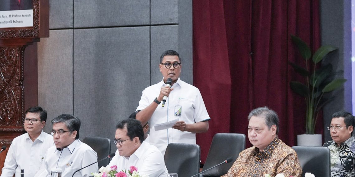 Direktur Utama BPJS Ketenagakerjaan Anggoro Eko Cahyo dalam Konferensi Pers Paket Stimulus Ekonomi dan Kesejahteraan Masyarakat di Kantor Kemenko Perekonomian, Jakarta Pusat, Senin (16/12/2024).