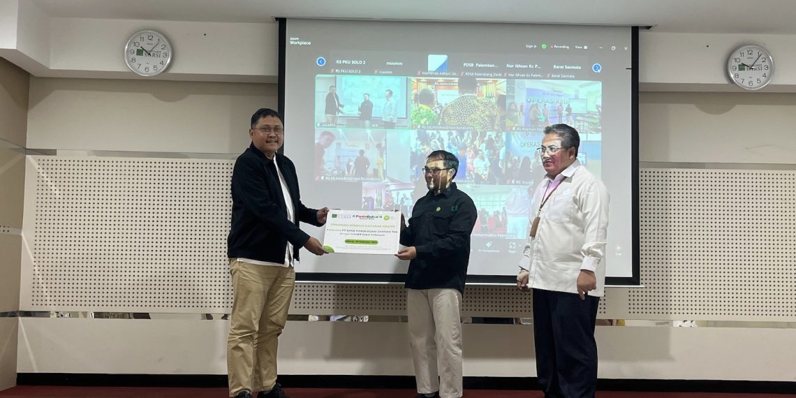 Program operasi katarak gratis yang berkolaborasi dengan Inisiatif Zakat Indonesia (IZI) dan sejumlah rumah sakit di Indonesia.