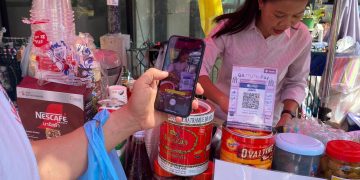 Transaksi menggunakan QR Pay atau QRIS di Thailand