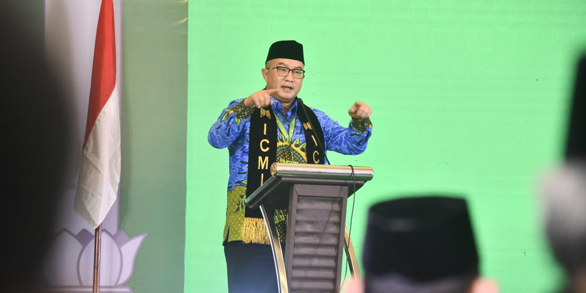 Ketua Umum ICMI Arif Satria