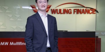Alan Wang, Bos SGMW Multifinance Sandang Penghargaan Top 100 CEO 2024 dari Infobank