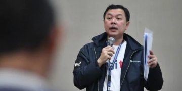 Astra Financial Top CEO