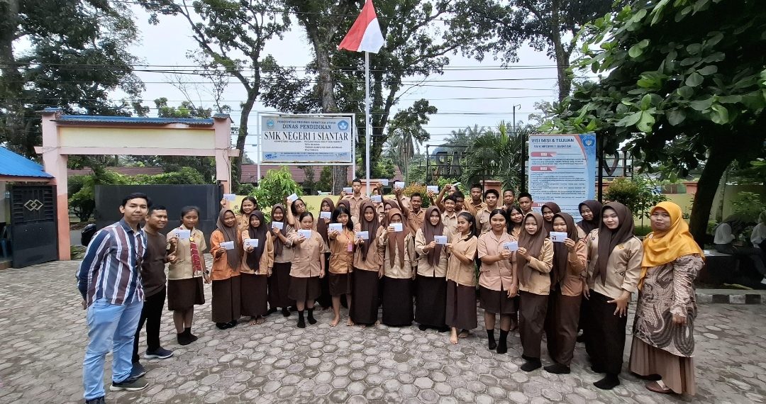 Dorong Literasi Keuangan, Bank Mandiri Kenalkan Produk Perbankan ke 93.000 Pelajar