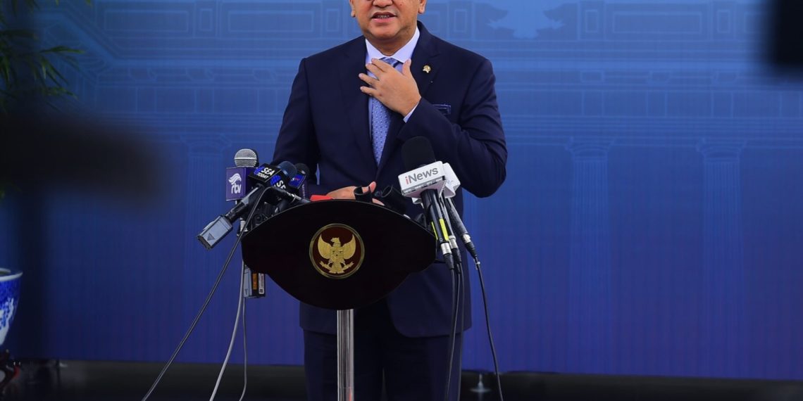 Menteri Investasi dan Hilirisasi/Kepala BKPM Rosan Roeslani memberikan keterangan pers di Kompleks Istana Kepresidenan Jakarta, Selasa (03/12/2024). (Foto: BPMI Setpres)