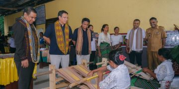Dukung Ekonomi Mikro, PIP Luncurkan Program Kampung UMi Klaster Tenun di NTT