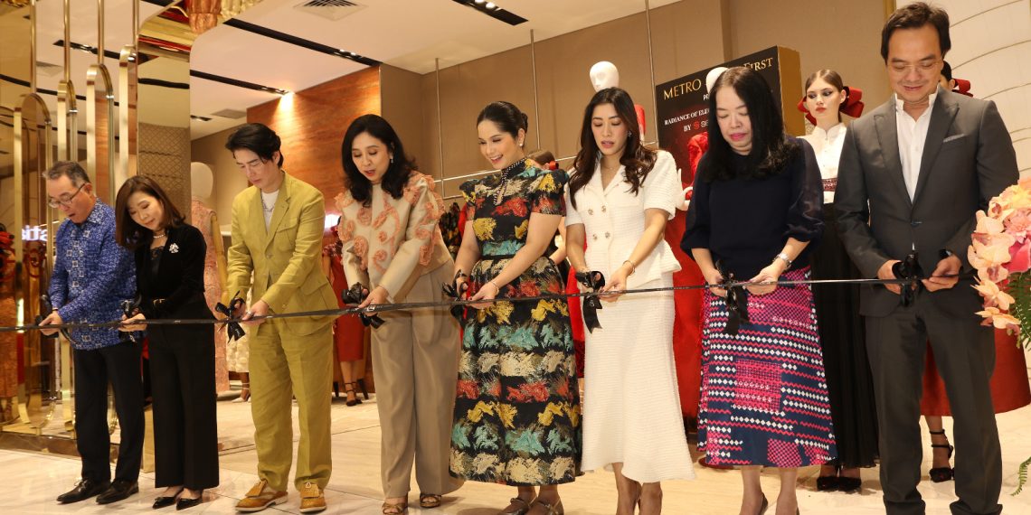 Peresmian Radiance of Elegance Fashion Show by SebastianRed