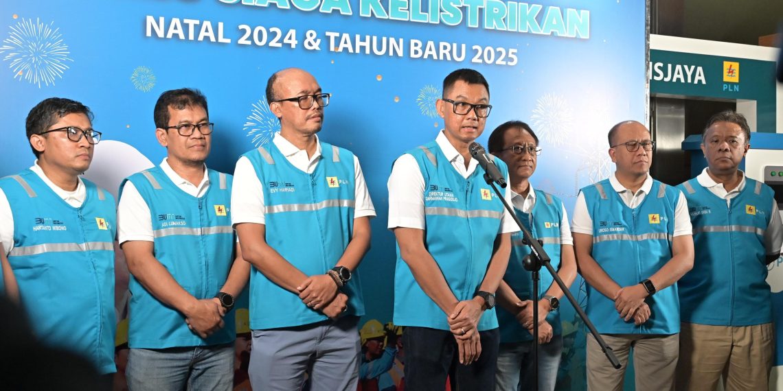 Teleconference kesiapan kelistrikan nasional menjelang pergantian tahun bersama seluruh unit PLN se-Indonesia, subholding, dan anak perusahaan yang dipusatkan di PLN Unit Induk Distribusi (UID) Jakarta Raya pada Selasa, (31/12).