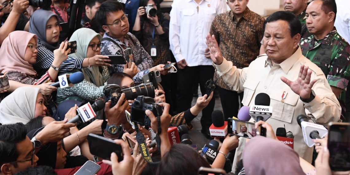 Presiden menyampaikan keterangan kepada awak media usai memberikan pengarahan pada acara Rapat Pimpinan (Rapim) TNI/Polri Tahun 2025 di The Tribrata, Jakarta. (Foto: BPMI Setpres)