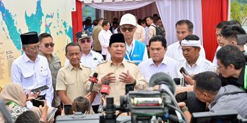 Presiden Prabowo dalam agenda Peresmian 37 Proyek Ketenagalistrikan di 18 Provinsi, bertempat di Pembangkit Listrik Tenaga Air (PLTA) Jatigede, Sumedang, pada Senin (20/1)