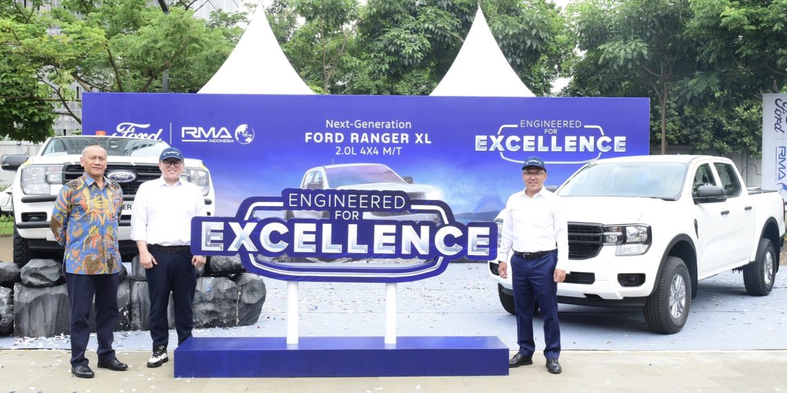 Kukuh Kumara, Sekjen GAIKINDO; Erik Pascanugraha, Sales Director RMA Indonesia; Toto Suharto, Country Manager RMA Indonesia.