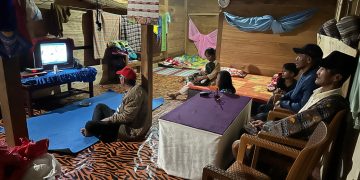 Masyarakat di Desa Ilan Batu Uru, Kabupaten Luwu, Sulawesi Selatan kini dapat menikmati listrik selama 24 jam semenjak PLN membangun infrastruktur kelistrikan