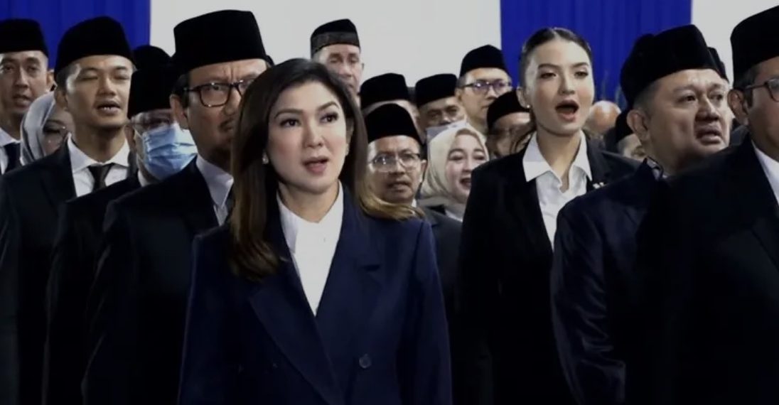 Mantan jurnalis televisi Fifi Aleyda Yahya dilantik sebagai Direktur Jendral Komunikasi Publik dan Media di Menkomdigi.