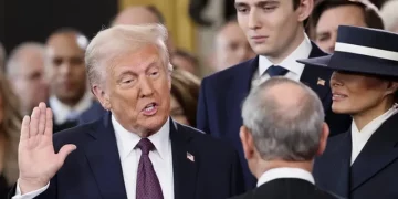 Donald Trump Ambil Sumpah