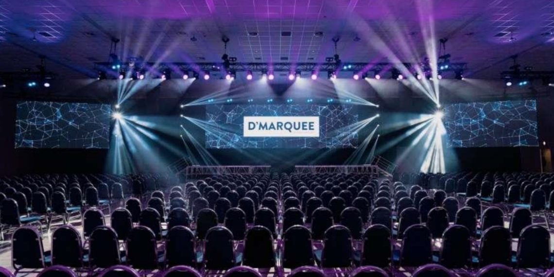 Layar Lebar di Hall D'Marquee