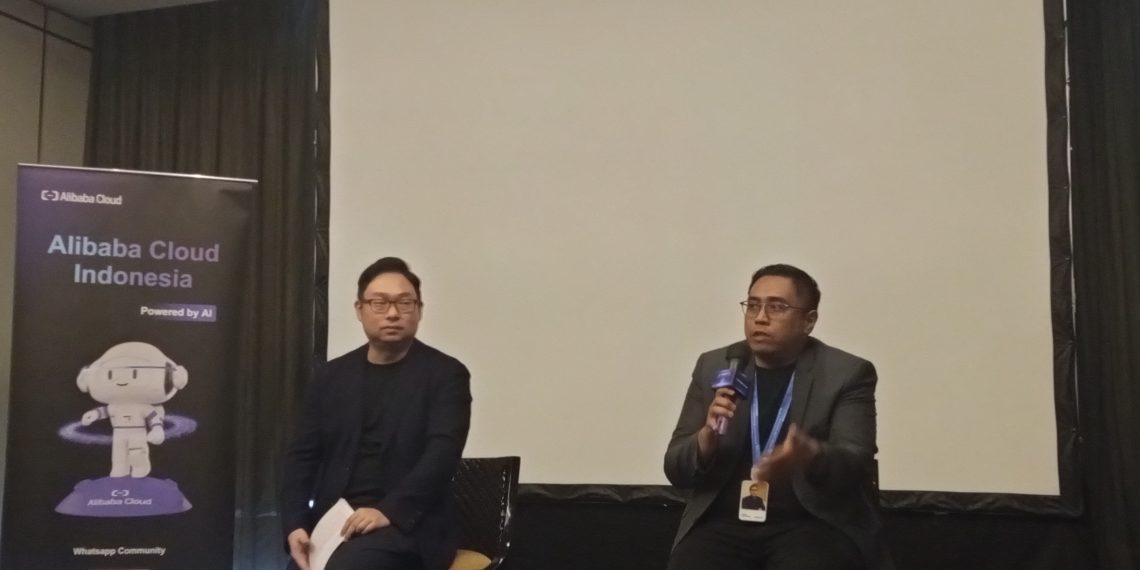 Rocky Liu dan Ananda Budi Alibaba Cloud