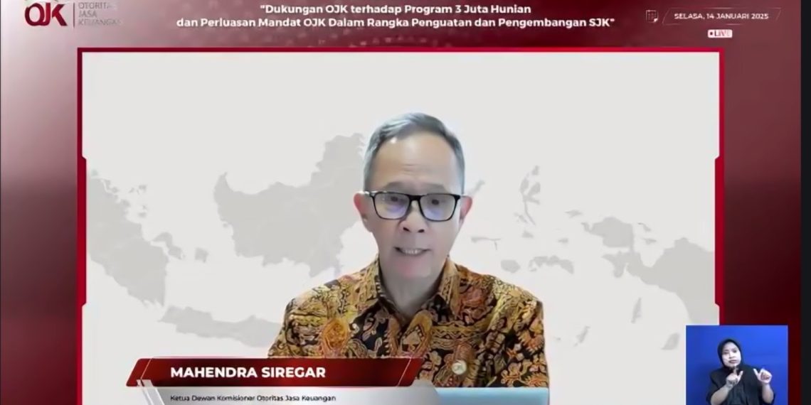 Ketua Dewan Komisioner OJK Mahendra SiregaR