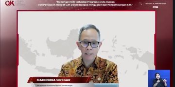 Ketua Dewan Komisioner OJK Mahendra SiregaR