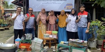 Serah terima sarana dan prasarana dukungan UMKM dari PHE OSES