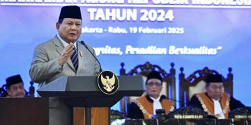 Presiden Prabowo Subianto menghadiri Sidang Istimewa Laporan Tahunan Mahkamah Agung Republik Indonesia Tahun 2024 yang digelar di Gedung Mahkamah Agung, Jakarta, pada Rabu (19/02/2025). (Foto: BPMI Setpres) Read more: https://setkab.go.id/presiden-prabowo-apresiasi-peran-hakim-dalam-penegakan-hukum-di-indonesia/