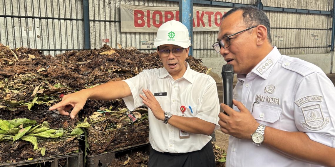 Wali Kota Cilegon Helldy Agustian tengah meninjau Pabrik Pengolahan Sampah