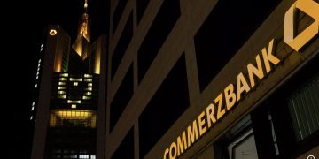 Bank asal Jerman, Commerzbank berencana melakukan PHK terhadap 3.900 karyawannya hingga 2028.