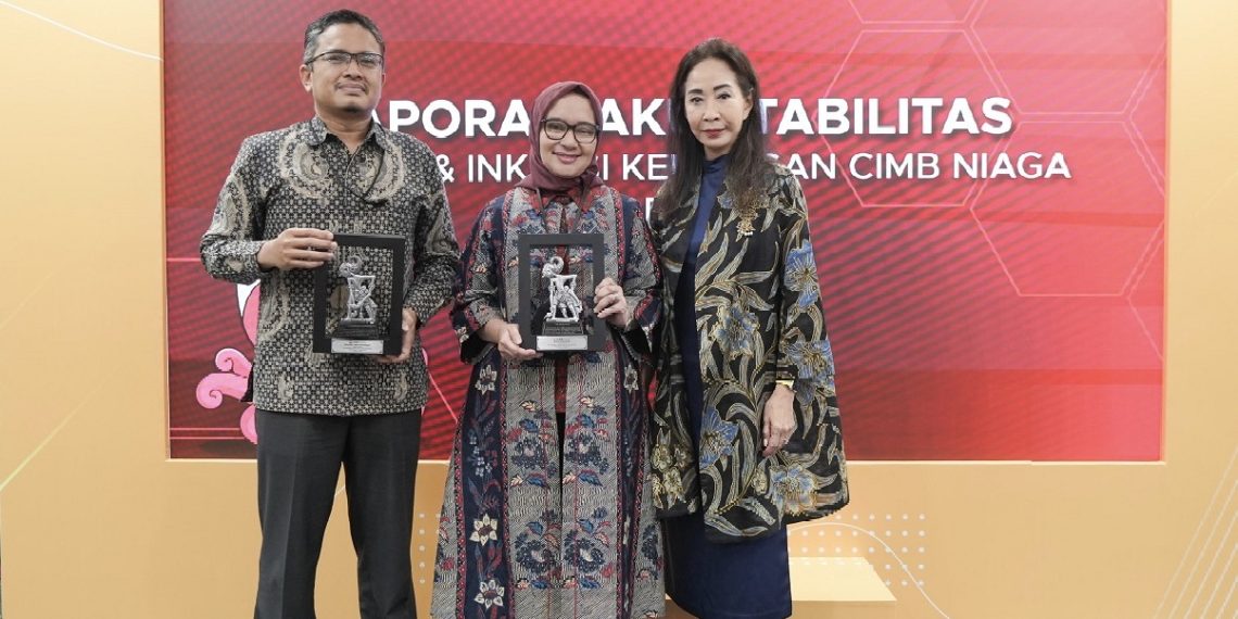 CIMB Niaga konsisten melaksanakan program literasi dan inklusi seperti Tour de Bank (TDB) dan Ayo Menabung dan Berbagi (AMDB).