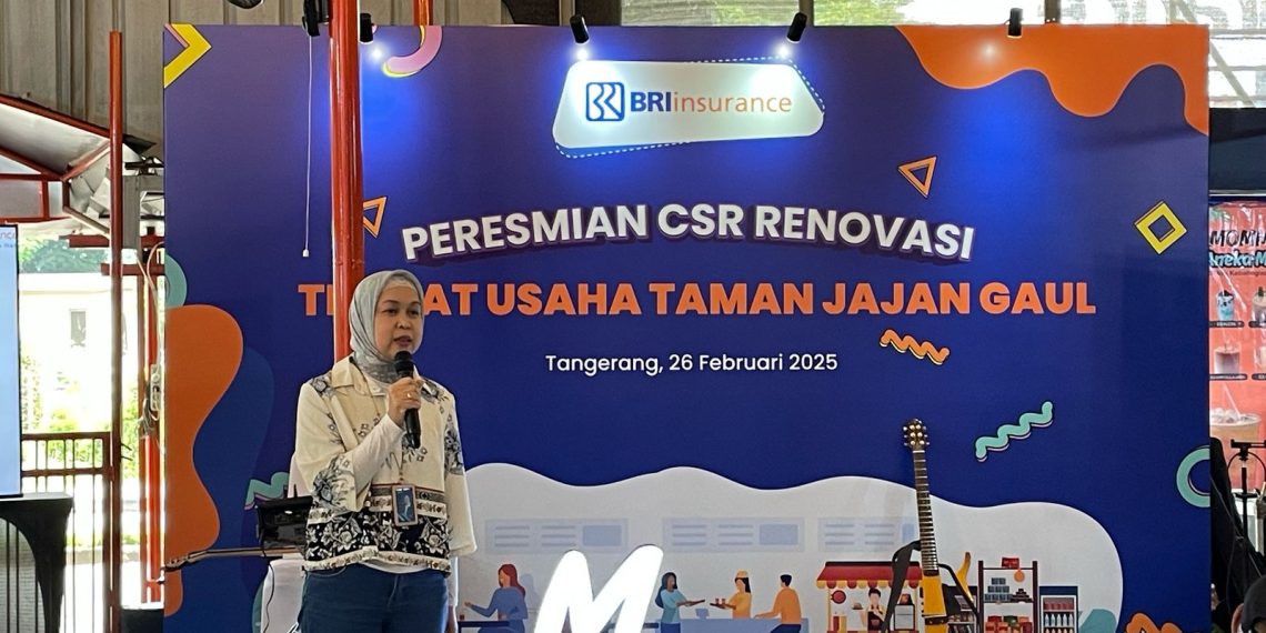 Dorong Ekonomi UMKM, BRI Insurance Renovasi Tempat Usaha Taman Jajan Gaul