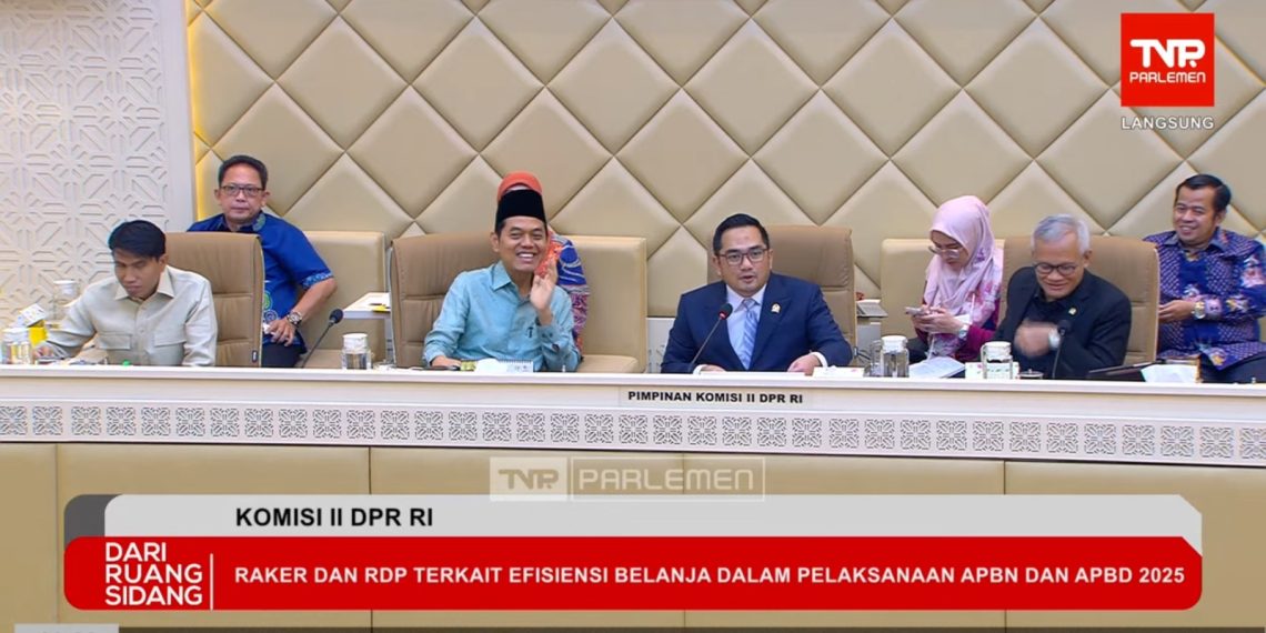 Rapat Komisi II DPR RI