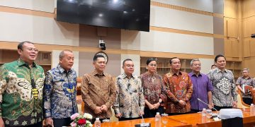 Konferensi Pers di Kompleks DPR RI