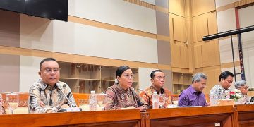 Konferensi Pers di Kompleks DPR RI
