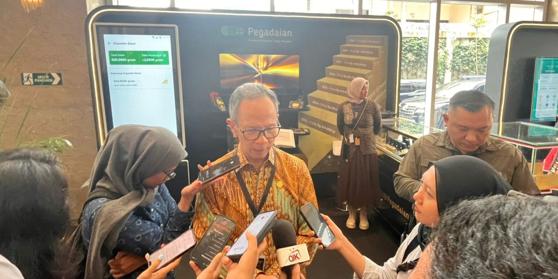 Ketua Dewan Komisioner Otoritas Jasa Keuangan (OJK) Mahendra Siregar