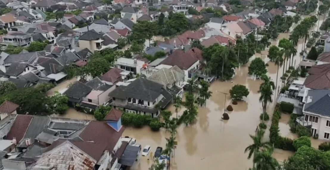 Banjir melanda Kecamatan Jatiasih, Kabupaten Bekasi