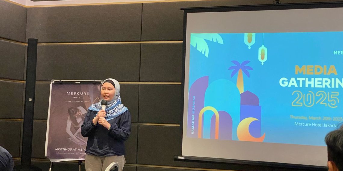 Direktur Mega Insurance, Diang Edelina