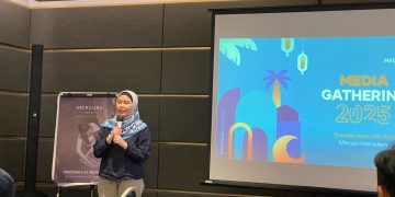 Direktur Mega Insurance, Diang Edelina