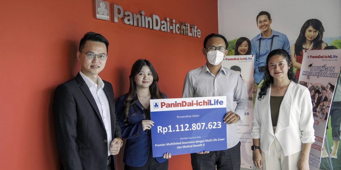 - Panin Dai-ichi Life membayarkan klaim tutup usia kepada ahli waris nasabah di Batam senilai Rp1,1 miliar