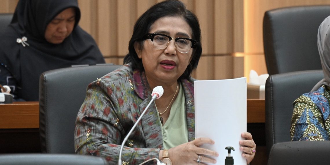 Anggota Komisi IX DPR RI, Irma Suryani, dalam Rapat Dengar Pendapat Umum (RDPU) dengan Serikat Pekerja Sritex Group di Gedung Nusantara I, Senayan, Jakarta, Selasa (4/3/2025). Foto : DPR