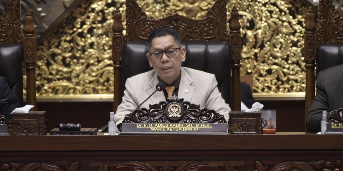 Wakil Ketua DPR RI Bidang Koordinator Ekonomi dan Keuangan Adies Kadir, saat memimpin Rapat Paripurna di Gedung Nusantara II, Senayan, Jakarta, Kamis (6/3/2025). Foto: DPR