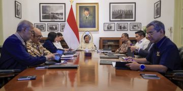 Presiden Prabowo Subianto menggelar rapat terbatas bersama sejumlah Menteri Kabinet Merah Putih di Istana Merdeka, Jakarta, pada Rabu, 26 Maret 2025. (Foto: BPMI Setpres)