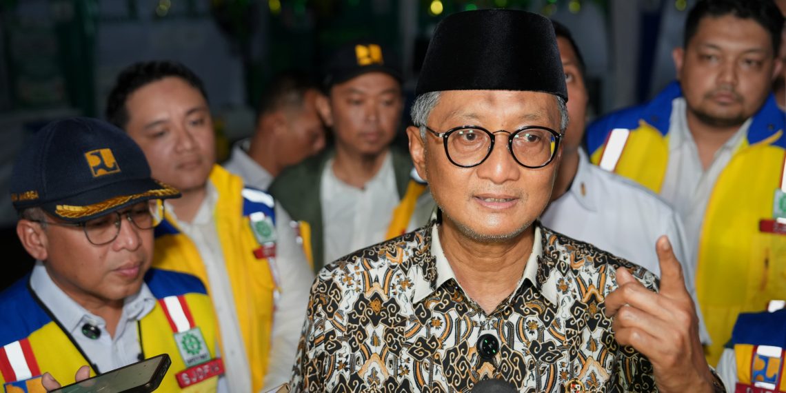 Menteri Pekerjaan Umum, Dody Hanggodo saat menyusuri jalur Pantai Utara Jawa (Pantura) guna memastikan kesiapan infrastruktur dalam mendukung arus mudik dan balik Lebaran 2025.