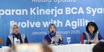 Presiden Direktur BCA Syariah, Yuli Melati Suryaningrum dalam Paparan Kinerja BCA Syariah Februari 2025