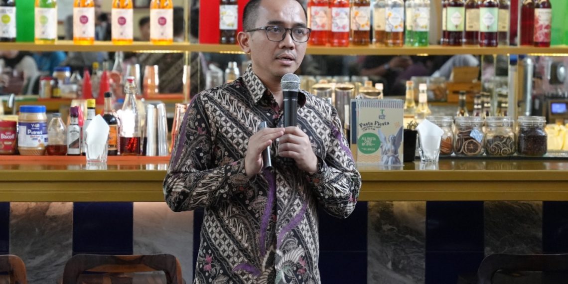 Head of Research & Chief Economist Mirae Asset Rully Arya Wisnubroto