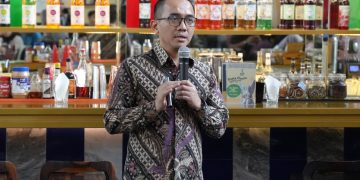 Head of Research & Chief Economist Mirae Asset Rully Arya Wisnubroto