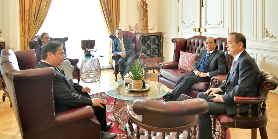 Pertemuan dengan OECD