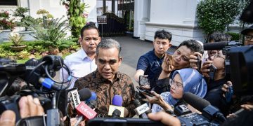 Ketua Majelis Permusyawaratan Rakyat (MPR) Ahmad Muzani memberikan keterangannya kepada awak media di Istana Kepresidenan, Jakarta, pada Selasa, 29 April 2025 Foto: BPMI Setpres